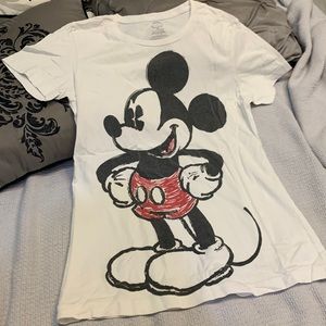 EUC Mickey Mouse t-shirt